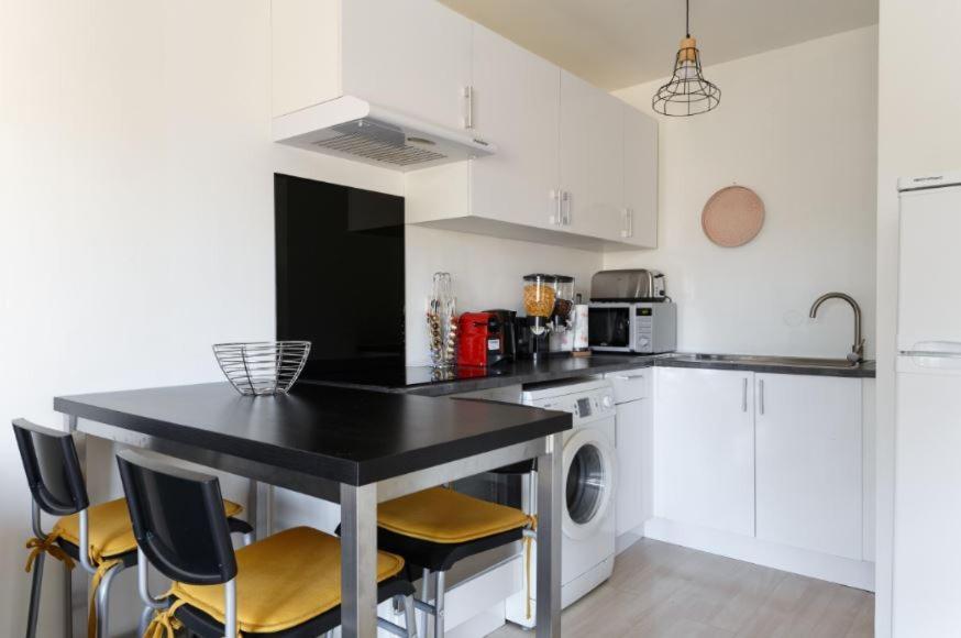Appartement Cozy: 10/15 Min Des Champs Elysee Sartrouville Exterior foto